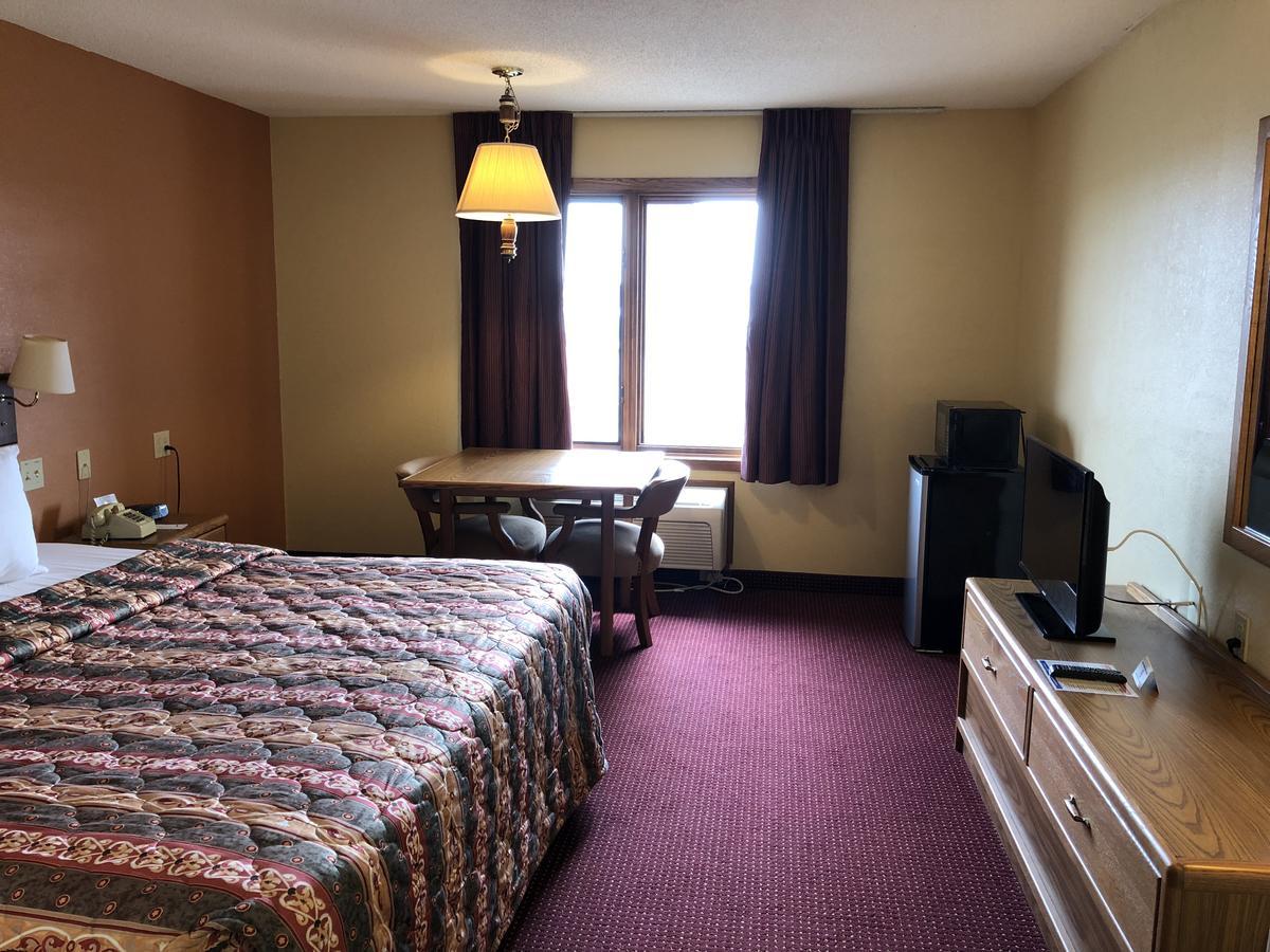 Old Towne Motel Westby Εξωτερικό φωτογραφία